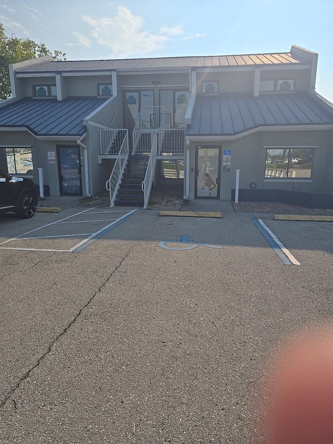 Exterior of the building where Beauty Body welcomes patients in Cape Coral